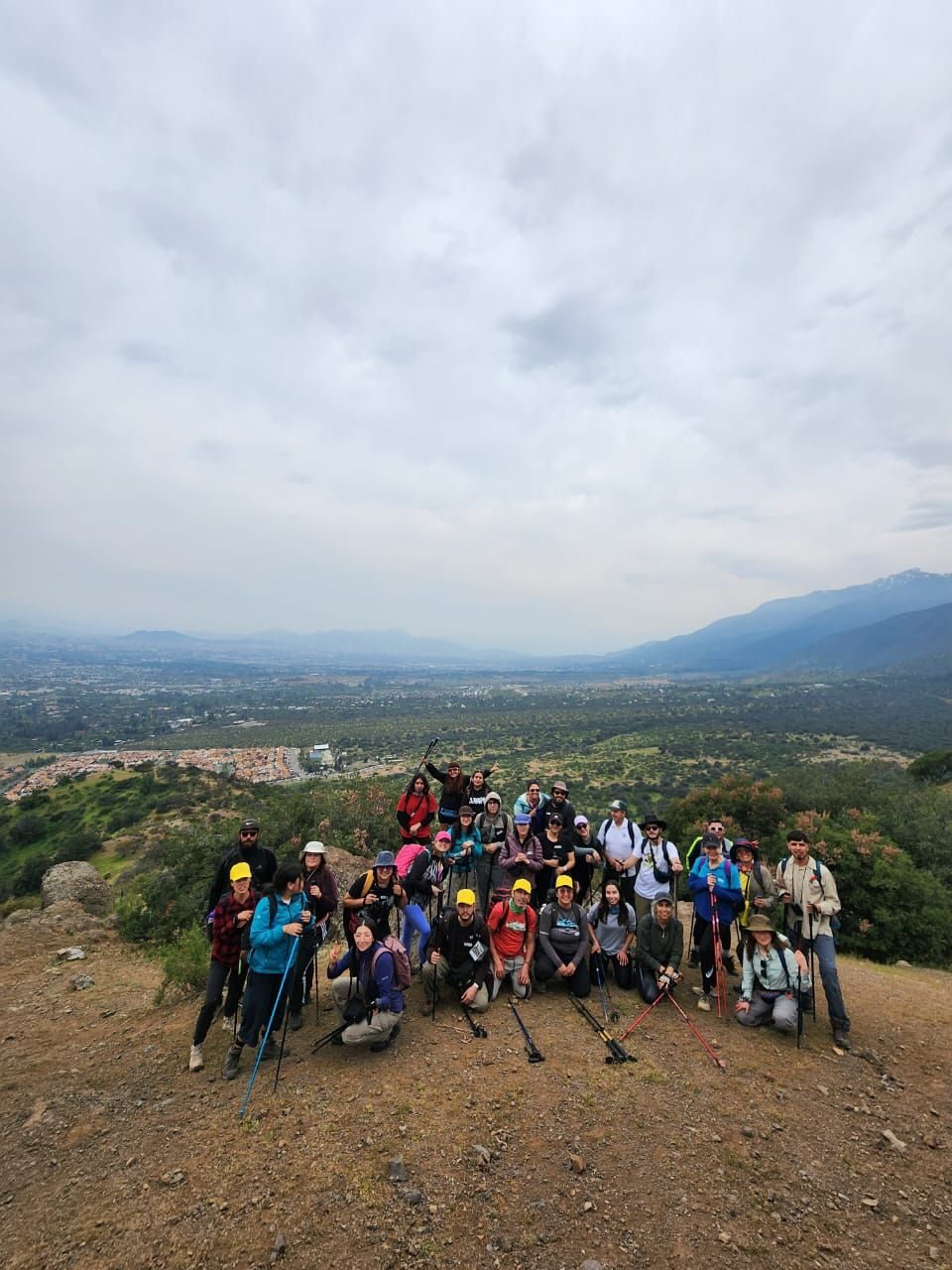 Caminata de reconocimiento de fauna, flora y funga en el Bosque Panul y cerro Santa Rosa